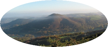 Collines embrumées