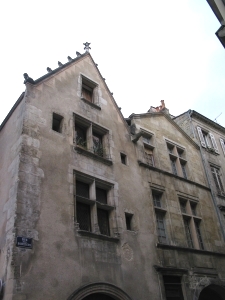 Bordeaux, fenêtres à meneaux