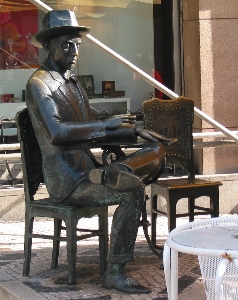 Lisbonne, praça Luis de Camoes