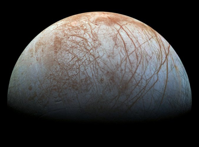 De nouvelles preuves de panaches de vapeur d eau sur Europe l une des lunes de Jupiter pillars